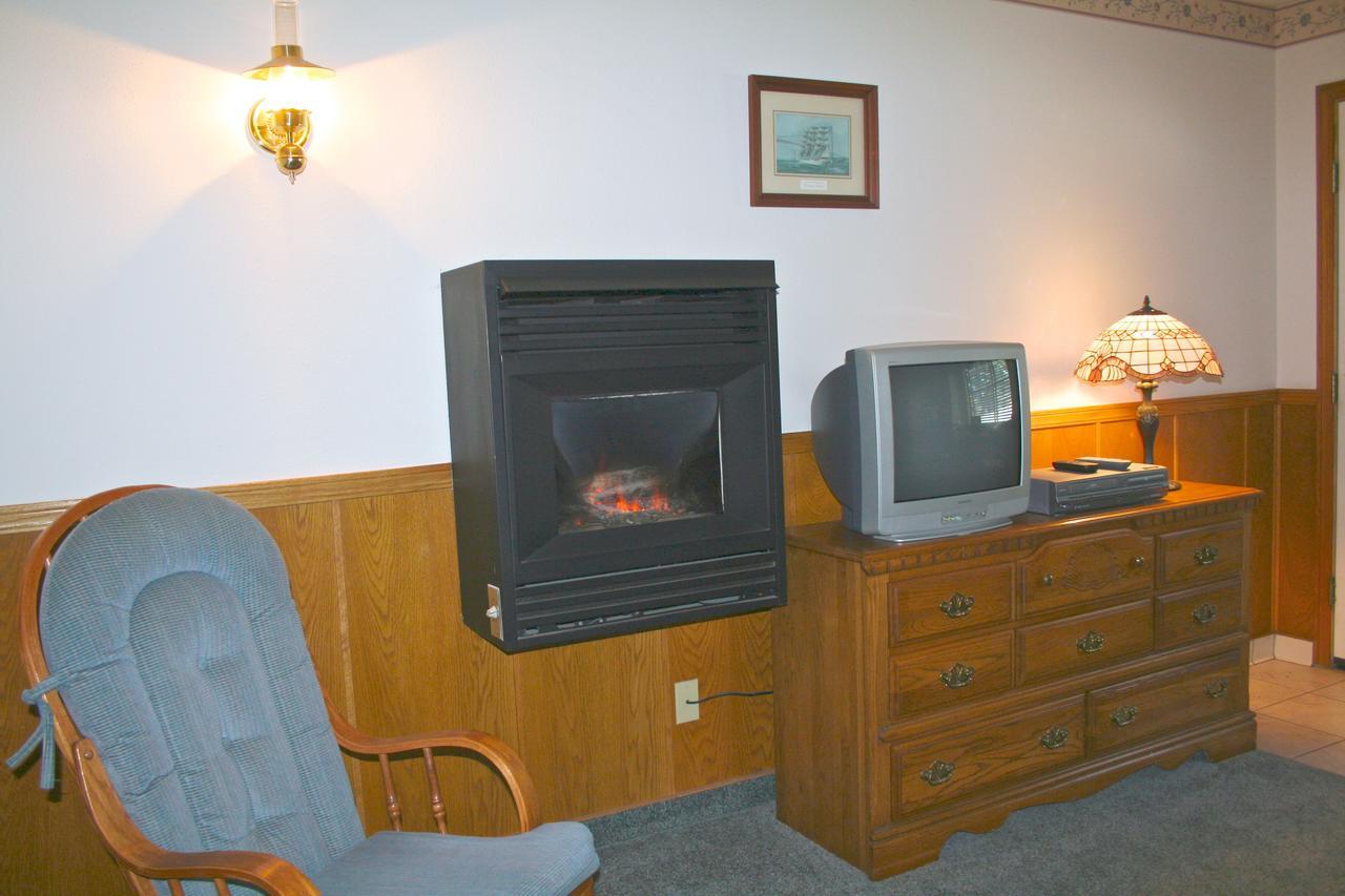 Captain'S Cove Inn Кэмбриа Экстерьер фото